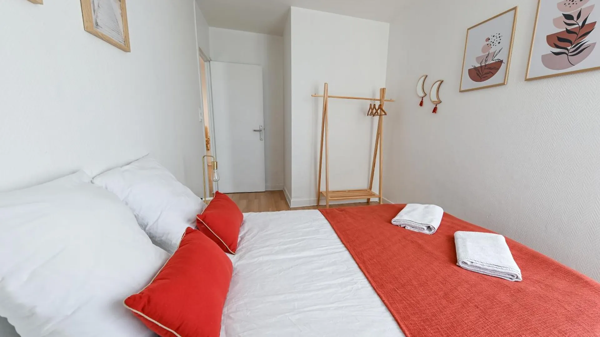 Апартаменты Grand Appartement Avec Balcon Hyper - Centre Тарб